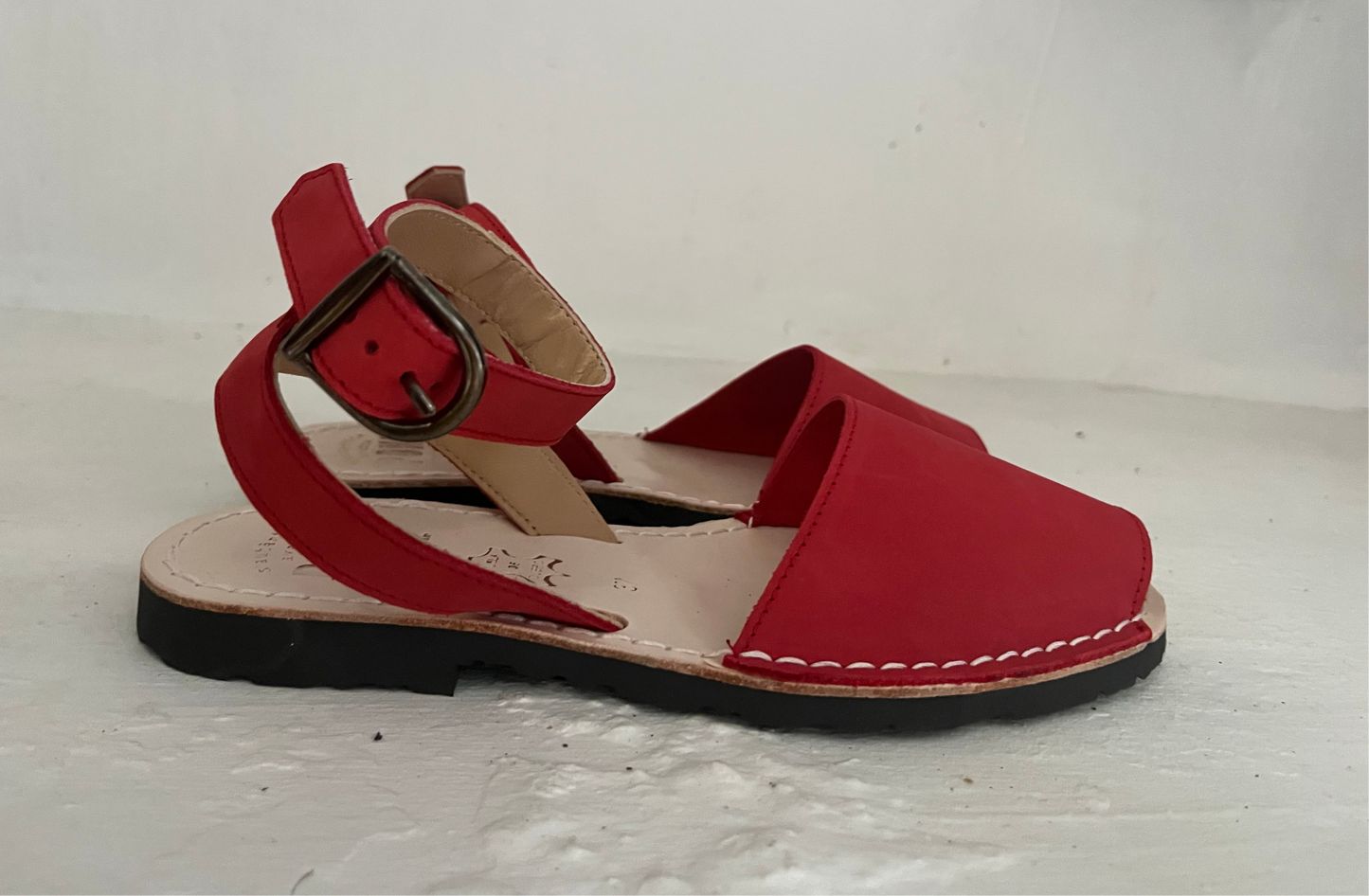 The Strap. Red