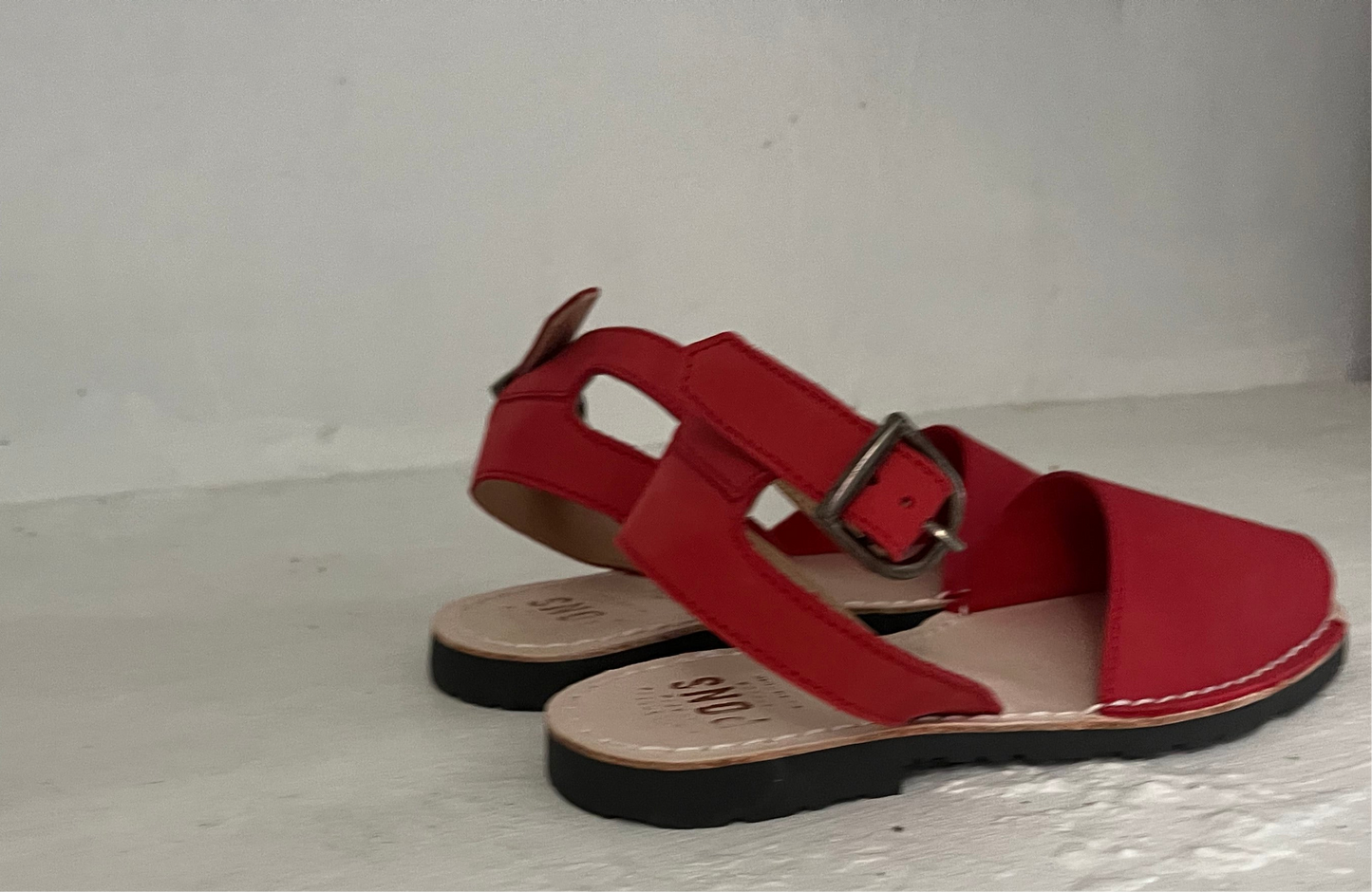 The Strap. Red