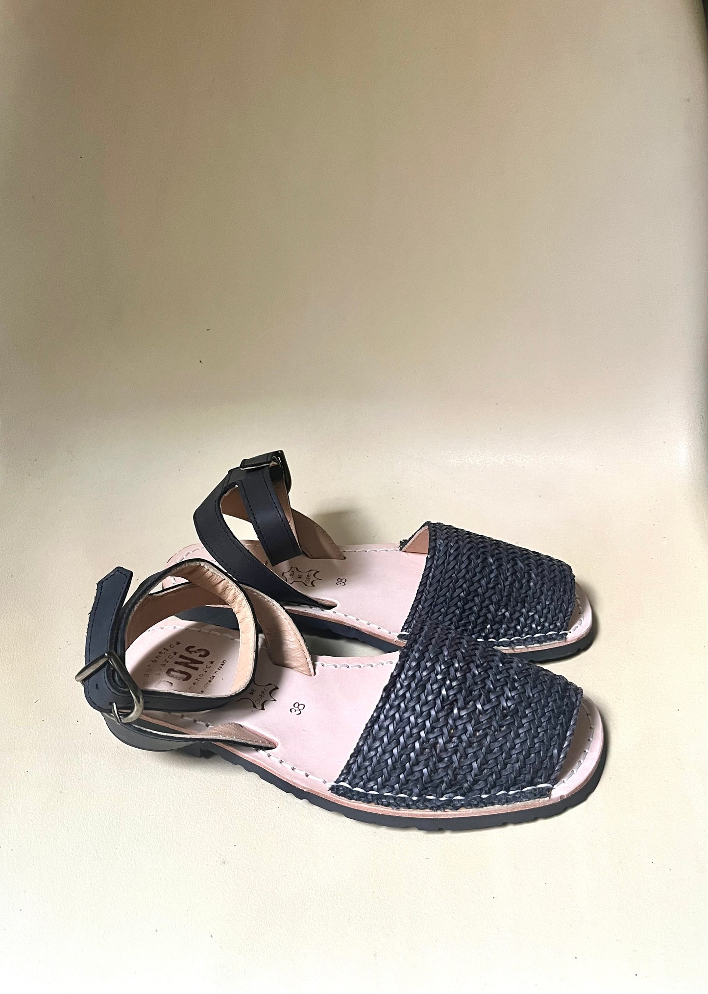 The Strap. Braided Black