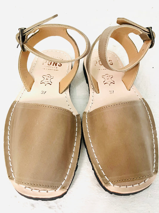 The Strap. Taupe