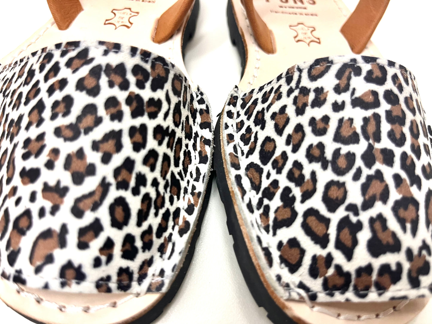 Kids Classic. Leopard and Brown
